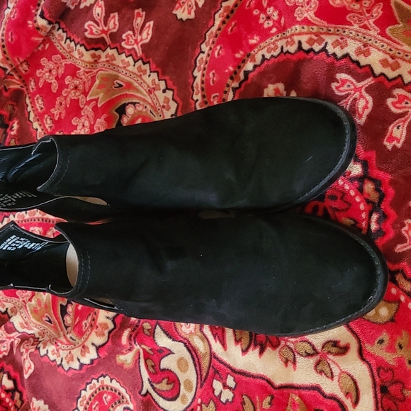 SM Boots - Picture 7 of 7